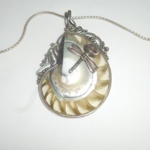 Shell Design Necklace